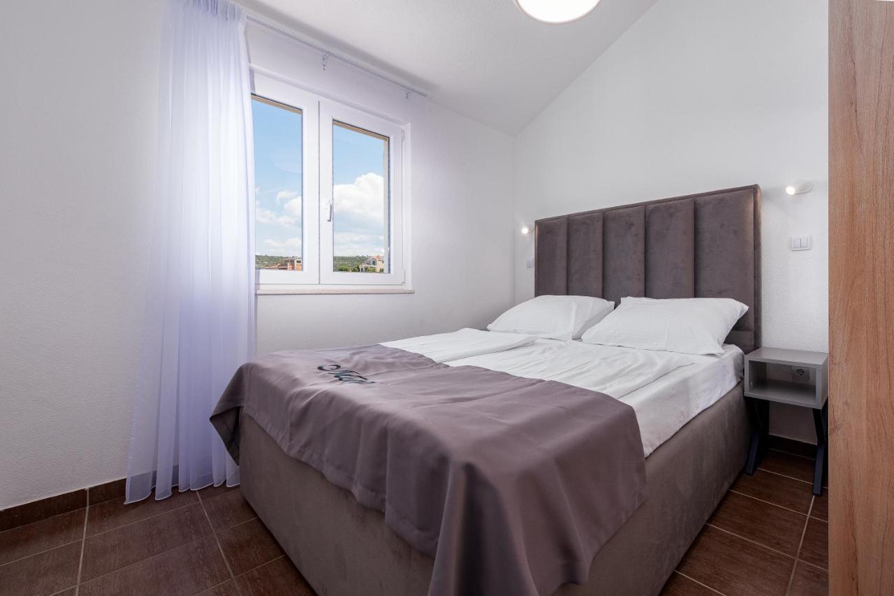 Villa Mona Apartments Ražanj Esterno foto