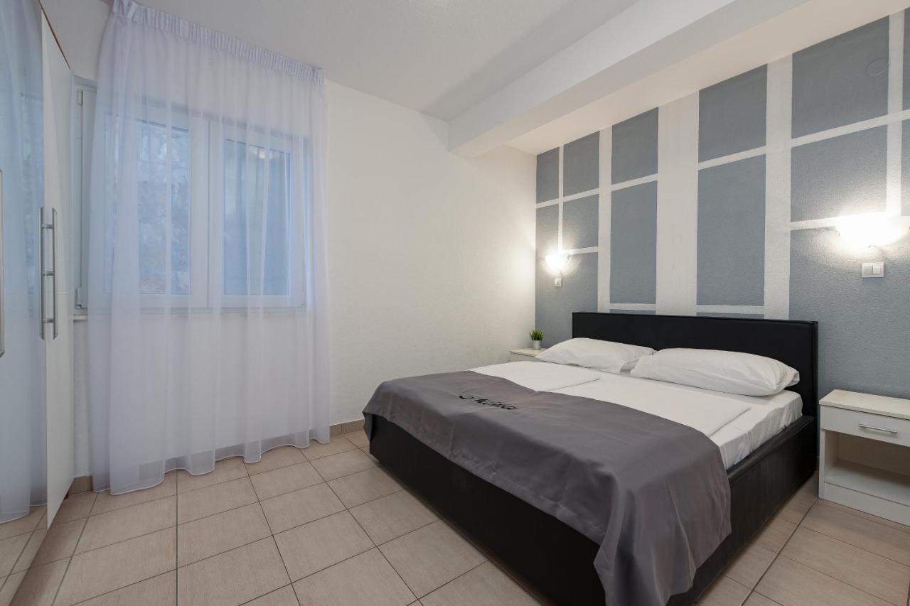 Villa Mona Apartments Ražanj Esterno foto