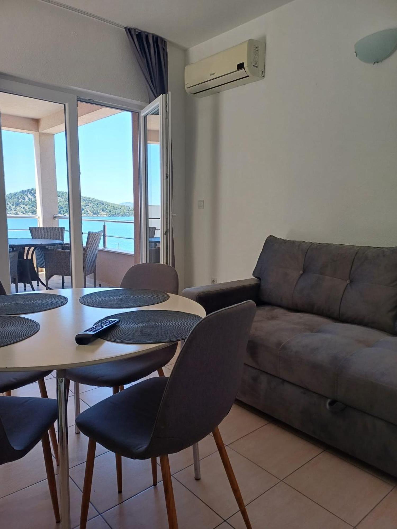 Villa Mona Apartments Ražanj Esterno foto